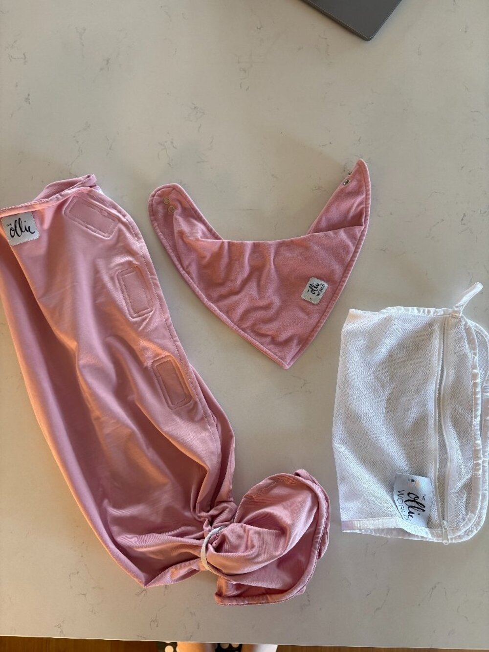 The Ollie World Swaddle Bundle Pink Rose With Matching Dribble Bib & Wash Bag